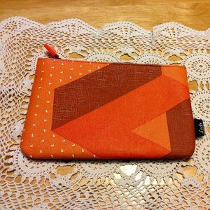 Ipsy Tetris Makeup Bag - zipper close with Tetris block pull